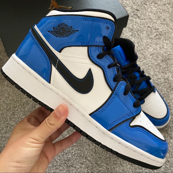 Nike Air Jordan 1 Mid SE Signal Blue NWT - Picture 3 of 8